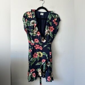 Aritzia Sunday Best Savoy Dress - Wrap Dress - Summer Floral Print  Size 0